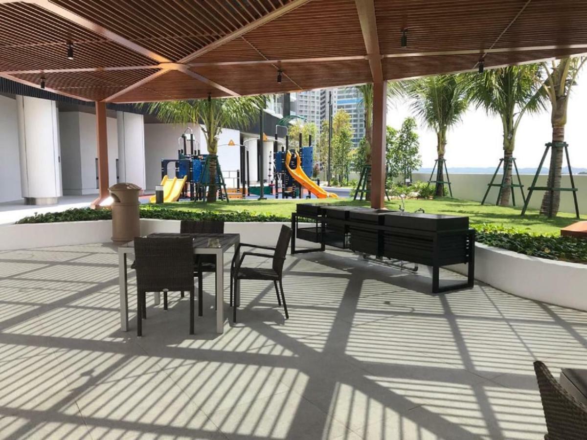 Almas Puteri Harbour Apartment Nusajaya  Exterior foto