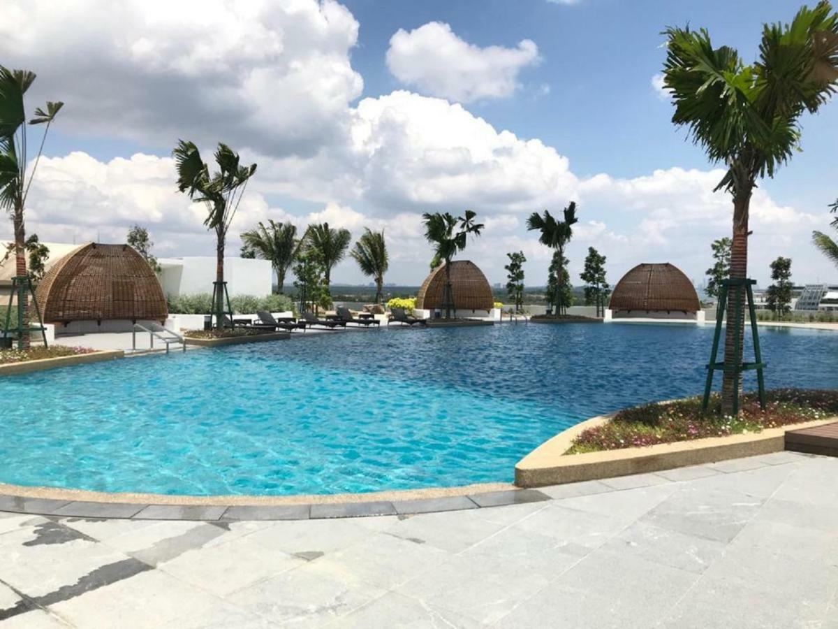 Almas Puteri Harbour Apartment Nusajaya  Exterior foto